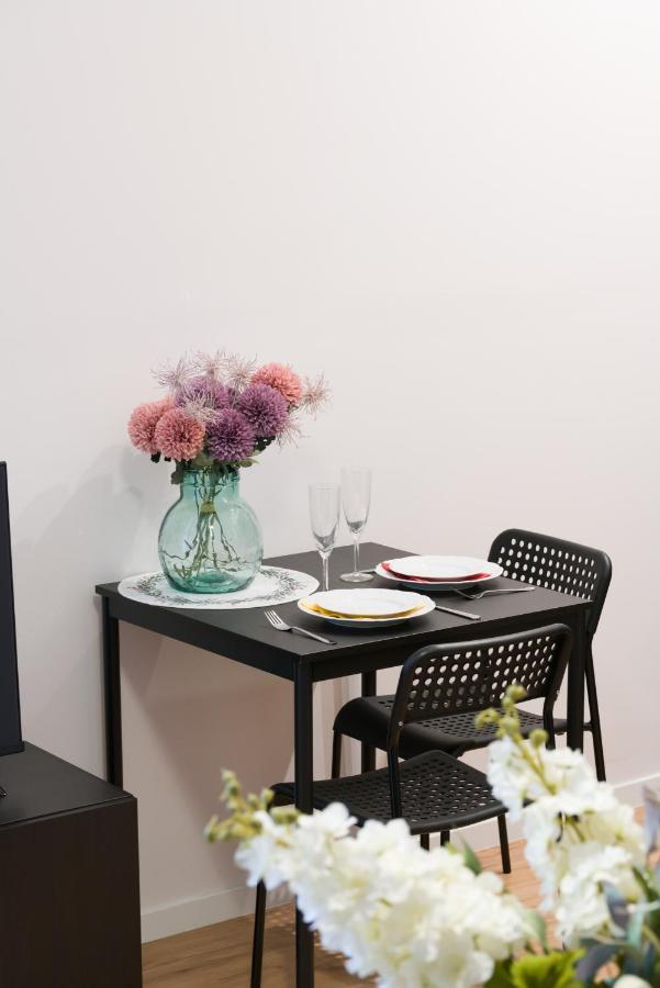 Kwiatowa Apartments Poznan City Center By Noclegi Renters Bagian luar foto